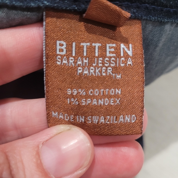 Bitten By Sarah Jessica Parker Dark Wash Bootcut Jeans Size 16L Blue Stretch - Picture 8 of 9
